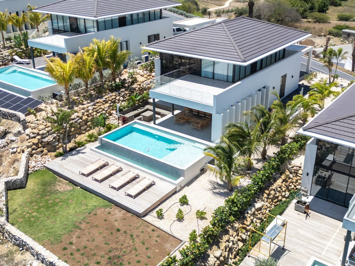 Uw Privéparadijs op een Klif met Fenomenaal Zeezicht